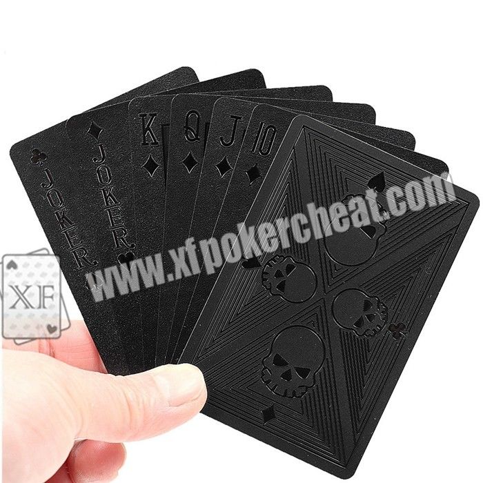 Lado invisible de 2 naipes del índice regular marcado en juego mágico de la demostración/del casino
